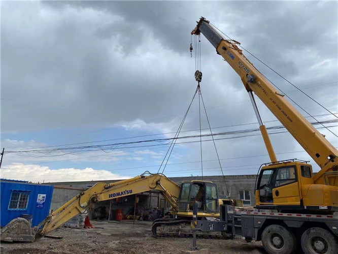 平湖市25吨吊车的工作半径是多少？