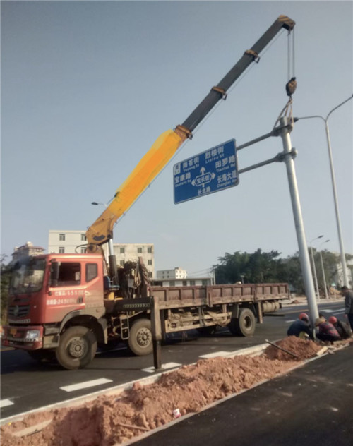 平湖市设备吊装租赁吊车要用多大吊车