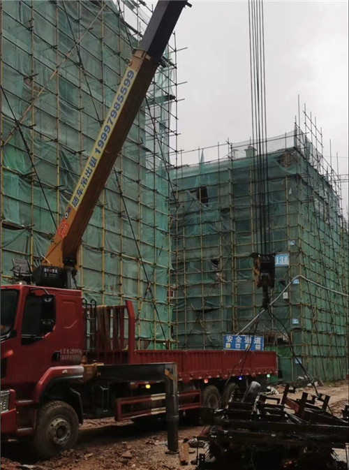 平湖市“慢工细活”—— 吊车的 “微动控制” 技术